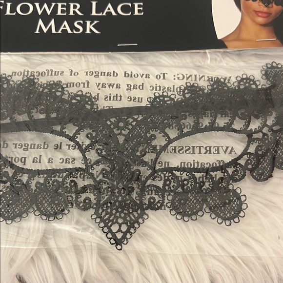 Spirit Halloween Black Floral Lace Mask - Picture 3 of 5